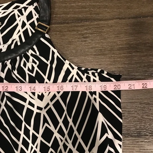 Women’s Cute Tank Top With Built In Bra - Picture 7 of 9